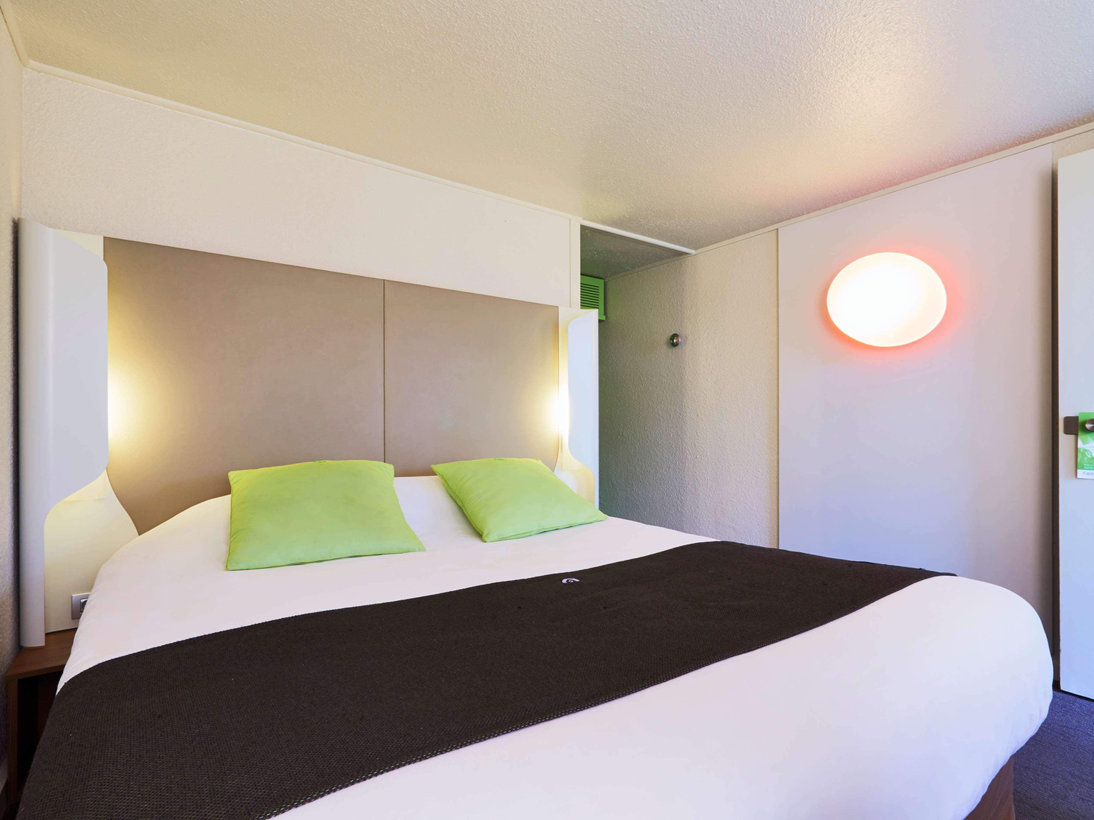แคมปานิล มงต์ลิมาร์ เล ตูร์เรตต์ Hotel Les Tourrettes ภายนอก รูปภาพ