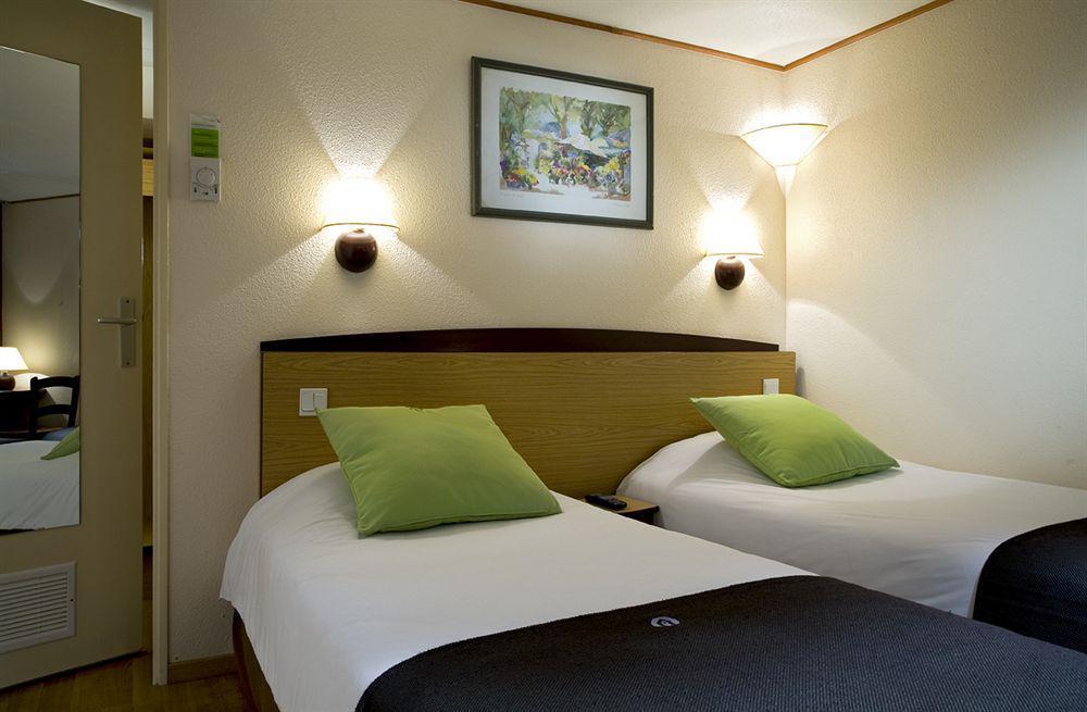 แคมปานิล มงต์ลิมาร์ เล ตูร์เรตต์ Hotel Les Tourrettes ภายนอก รูปภาพ
